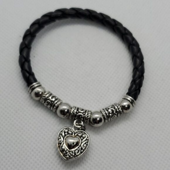Silver Tone & Black Dangling Heart Bracelet - Picture 5 of 5